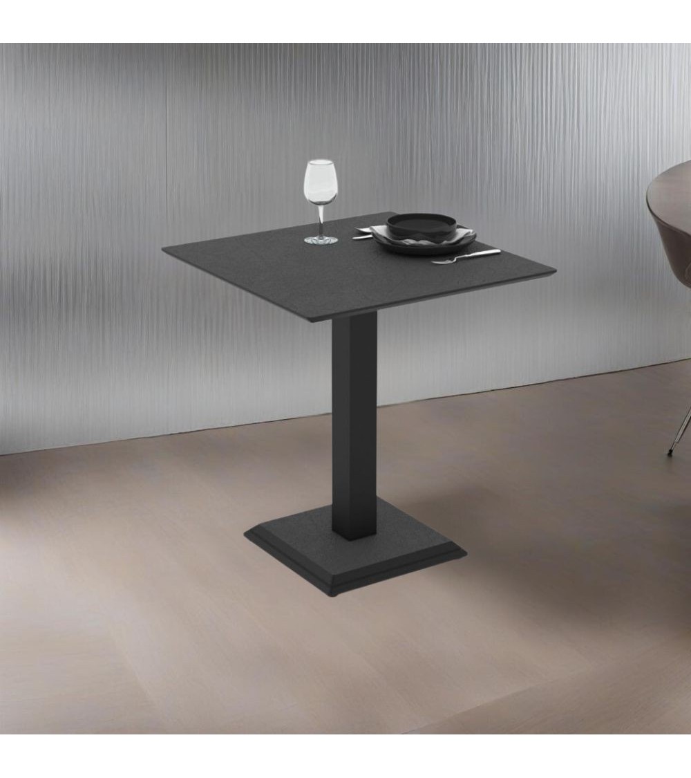 Tavolo quadrato Carvel in colore ossido 68x68x75 H cm.