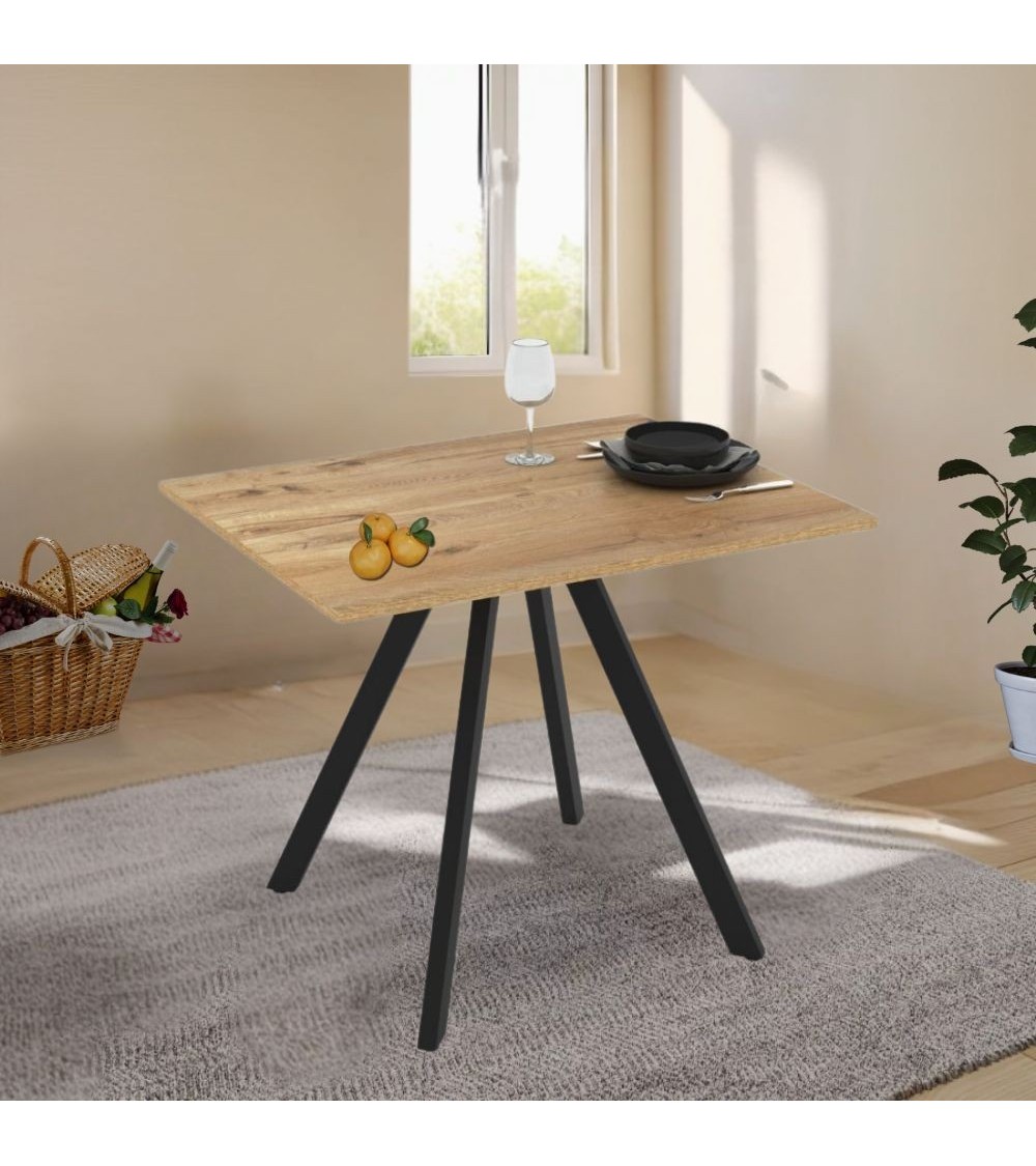 Tavolo fisso Lucas con piano in rovere e struttura in metallo nero