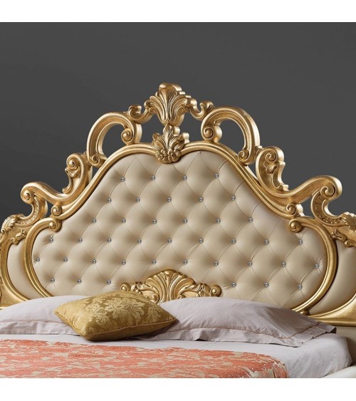 Letto matrimoniale imbottito Aleksandra in stile barocco con contenitore in ecopelle in crema inserti in oro e pietre cristallo