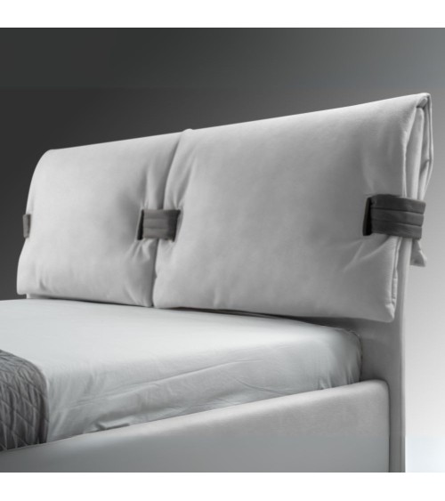 Letto matrimoniale contenitore Grenoble in tessuto Barrel 80 grigio ghiaccio con particolari Barrel 97 antracite