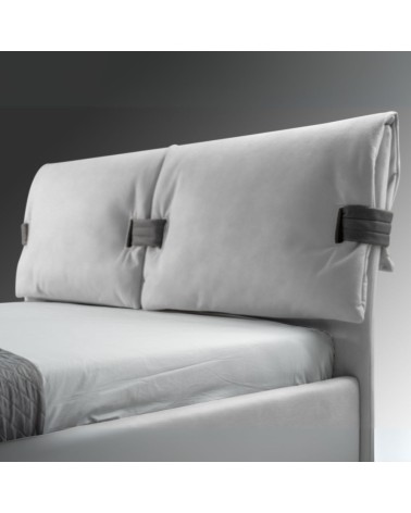 Letto matrimoniale contenitore Grenoble in tessuto Barrel 80 grigio ghiaccio con particolari Barrel 97 antracite