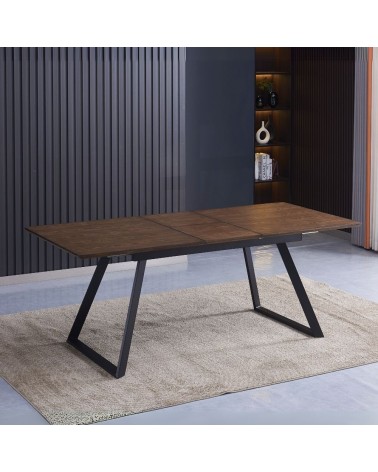 Tavolo allungabile Shelton con piano impiallacciato legno massiccio tinto noce e gambe in metallo nero