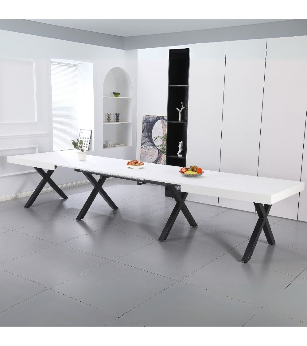 Tavolo allungabile Dava con piano colore bianco opaco e gambe in metallo nero