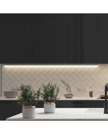 Profilo P46 nero opaco lunghezza 1200mm. fissaggio a molle con touch dimmer bianco