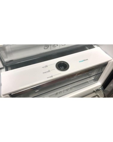Frigorifero combinato Sharp SJNBA31IEBGD 331 lt No Frost con estetica glass nero classe D
