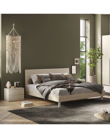 Camera da letto Corinna con armadio 6 ante battenti e letto in legno colore olmo