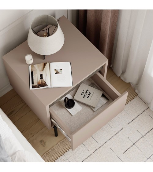 Comodino Mott con cassetto tortora e dark coffee con dettaglio decorativo