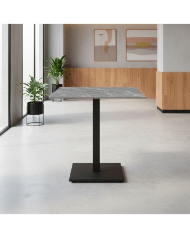 Set 2 tavoli Elora 70x70 con piano in ceramica effetto marmo grigio e gambe nere