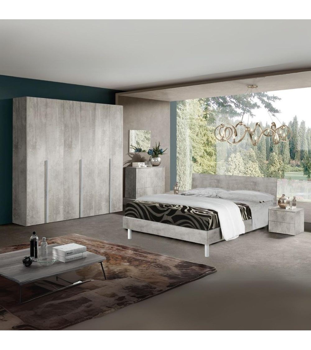 Camera Urano con armadio 6 ante battenti e letto in legno colore ossido
