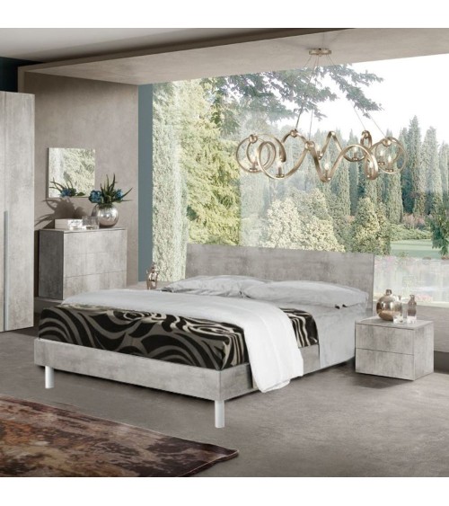 Camera Urano con armadio 6 ante battenti e letto in legno colore ossido
