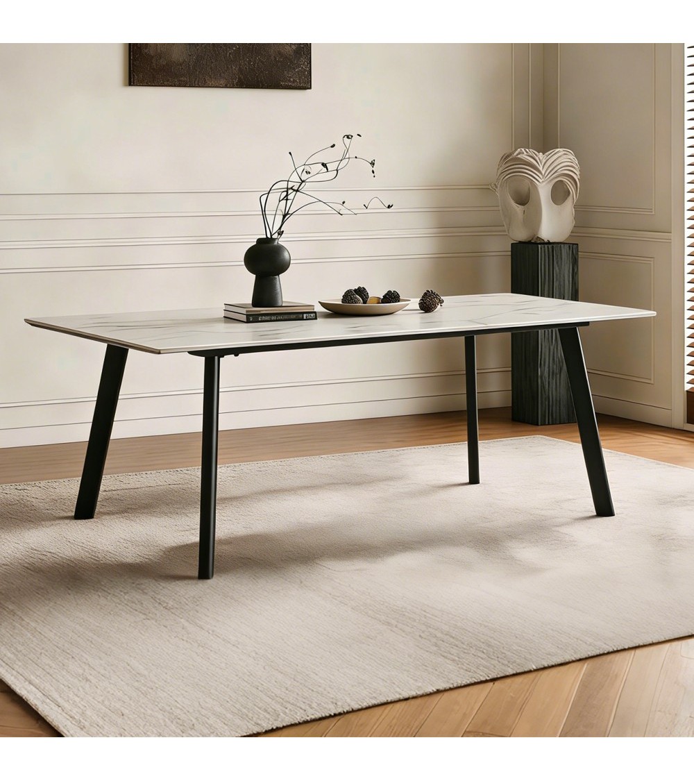 Tavolo rettangolare Imperial con piano in ceramica effetto marmo lucido bianco oro e gambe in metallo nero