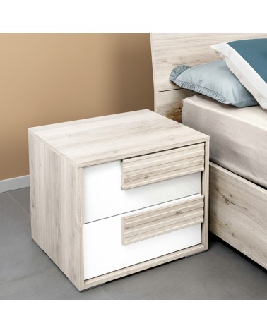 Comodino Selva 2 cassetti con maniglie con righe orizzontali in rovere sbiancato e frontali bianco lucido