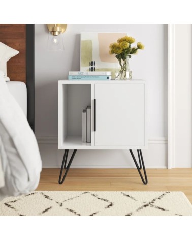 Comodino Glynn colore bianco con anta e vano a giorno