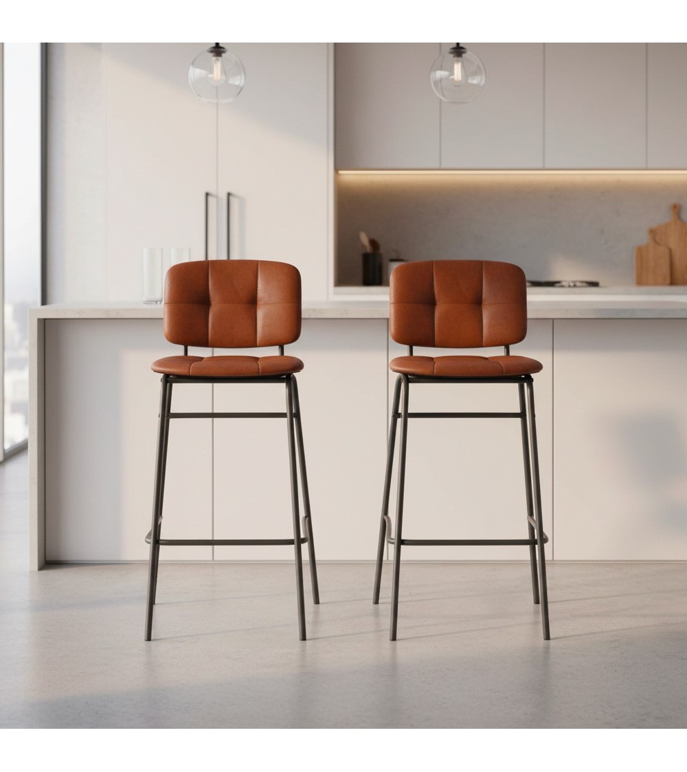 Sgabello Ross in ecopelle color mattone con gambe nere