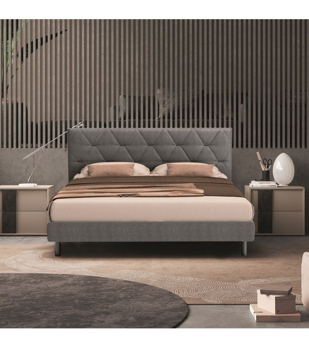 Letto Cody matrimoniale contenitore con testiera trapuntata colore grigio