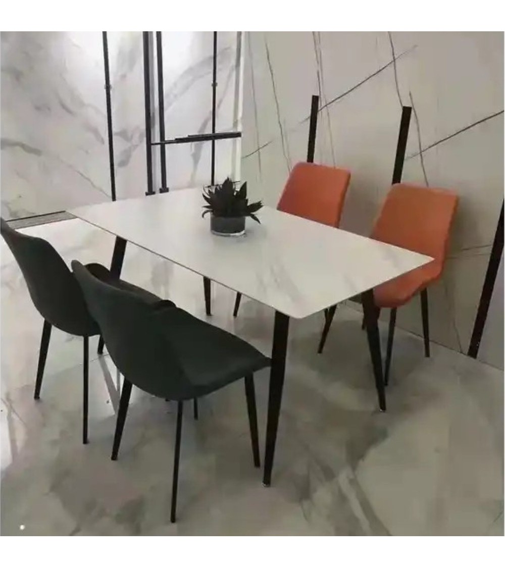 Tavolo Brot 120x70x75 cm con piano bianco lucido e gambe nere