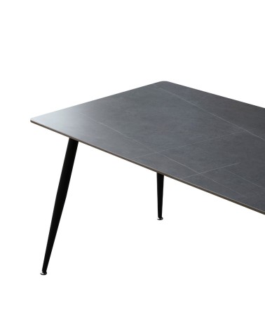 Tavolo Mila 140x80 con top in ceramica effetto marmo grigio opaco e gambe in metallo nero