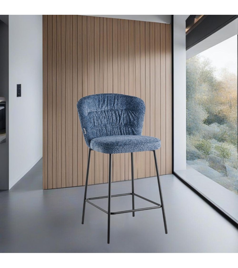 Sgabello imbottito Cami in tessuto teddy azzurro polvere